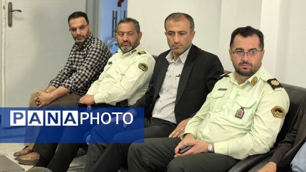 برگزاری جلسه شورای اداری در بلده