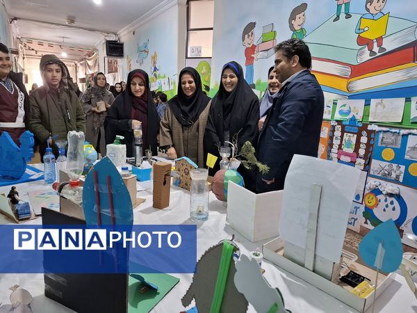 نمایشگاه دست سازه‌های دانش‌آموزان در دبستان هیأت امنایی ملاصدرا 
