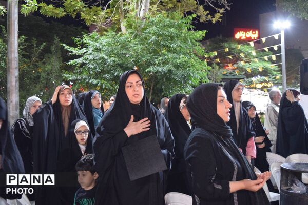 وداع با دوران ابتدایی؛ جشن فارغ‌التحصیلی ششم‌دختران «شیخ مفید» در منطقه ۱۴