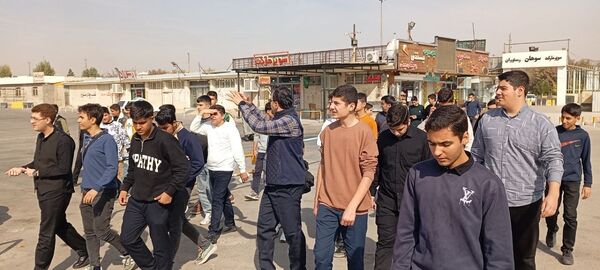 اعزام تیم اردویی دانش‌آموزان برگزیده نمونه دولتی معلم ساوجبلاغ به حرم مطهر حضرت معصومه (س) در قم 