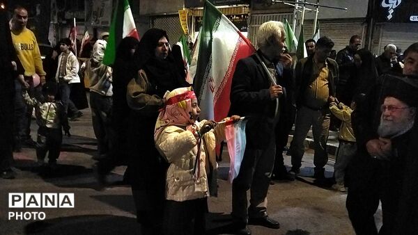 دختران نیشابوری در صف اول تجمعات-۲