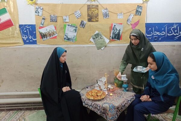 شکوفایی خلاقیت و آرمان‌ها در «مدرسه انقلاب» دبیرستان عفاف شهرقدس