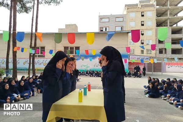  المپیاد ورزشی درون‌مدرسه‌ای در دبیرستان نمونه دولتی فاطمه زهرا (س)