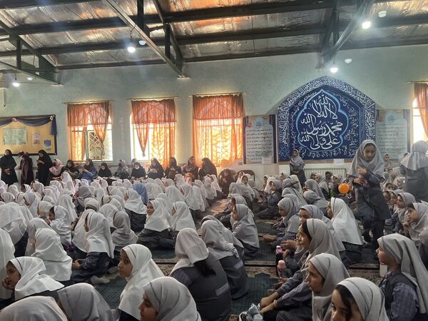 جشن شاد روز کودک در دبستان احمد کاظمی ۲ همراه با مسابقات جذاب 