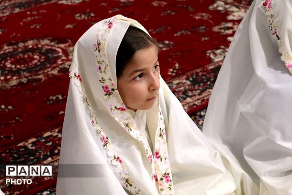 طنین بندگی در جشن تکلیف دانش‌آموزان دختر شهرستان قرچک