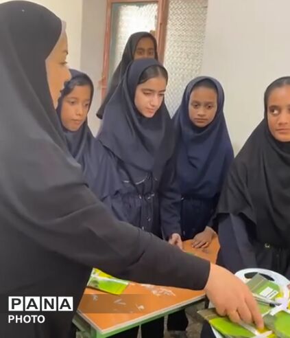 طنین زنگ شکوفه‌ها و جوانه‌ها در مدارس شهرستان کنارک