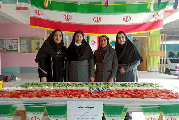 مراسم «صبحانه سالم»  در دبستان دخترانه شهید ابراهیم تنیده بندرعباس