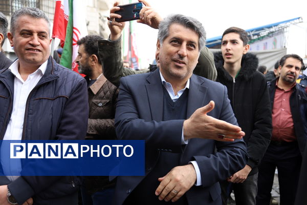 راهپیمایی باشکوه ۲۲ بهمن در قاب تصویر