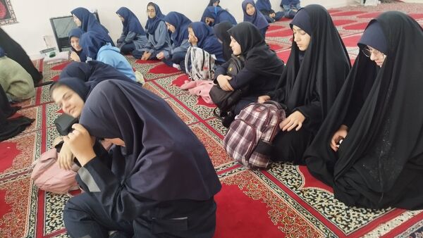 سلسله جلسات تبیین حدیث شریف کساء در دبیرستان شاهد تکتم ناحیه ۳