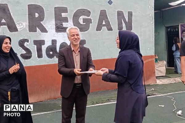 جشن اهدای مدال به نونهالان در باشگاه ورزشی ستارگان