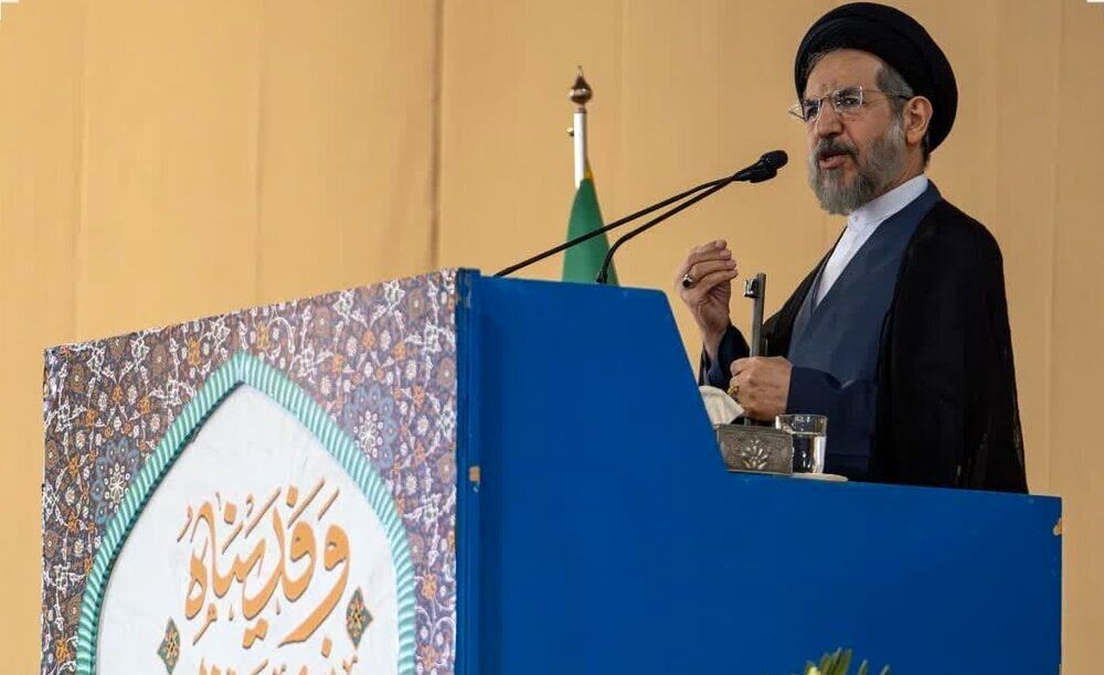 معترضان، مسیر خود را از اندک خشونت طلبان جدا می‌کنند