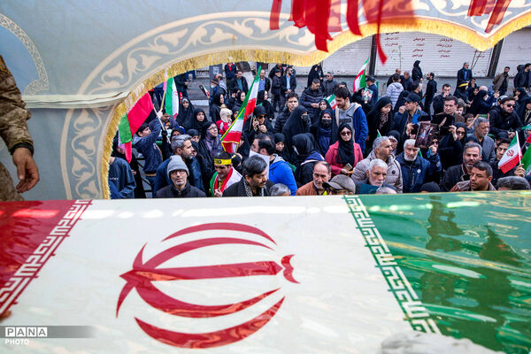 تشییع پیکر شهیدان لاریجانی، سلیمانی و شهدای ناوشکن دنا - 2