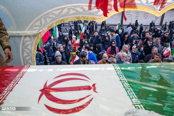 تشییع پیکر شهیدان لاریجانی، سلیمانی و شهدای ناوشکن دنا - 2