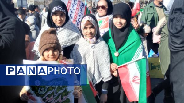 حضور پرشور مردم یاسوج در راهپیمایی ۲۲ بهمن