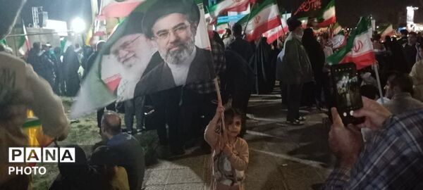 نمایش توان دفاعی کشور در میدان امام حسین (ع) یزد