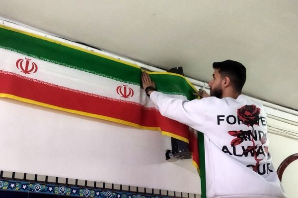 تزیین دبیرستان شاهد ابوذر غفاری نیشابور به مناسبت دهه فجر 