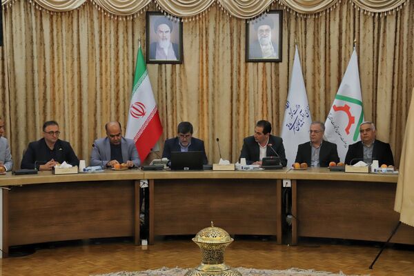 آیین رونمایی از پوستر گرامیداشت روز ملی صنعت و معدن