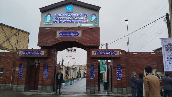 غباروبی از مزار شهدای فرهنگی به‌مناسبت هفته گرامیداشت معلم