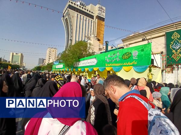 موکب بزرگ شرکت نان قدس رضوی در روز شریف ولادت امام رضا (ع)