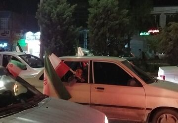 رژه ماشینی در چهلمین شب از شهادت رهبر شهید و شهدای میناب در نیشابور