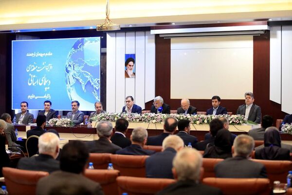 پنل همکاری‌های اقتصادی، استانی ، تجاری، سرمایه‌گذاری و مناطق آزاد