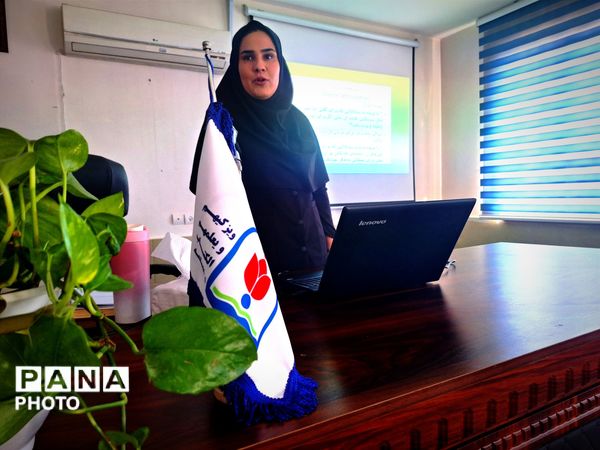 کارگاه استانی آموزشی پیشگیری از خودکشی دانش آموزان در ناحیه پنج مشهد