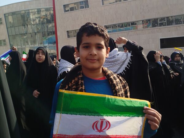 فریاد طنین انداز همبستگی دانش آموزان مشهدی 