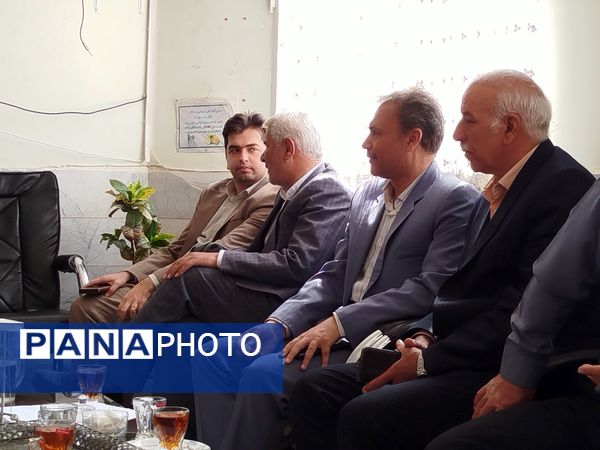 دیدار معاون پرورشی آموزش و پرورش کاشمر با کادر دبیرستان امام حسین (ع)