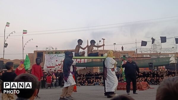 طنین فریاد «هل من ناصر» در میدان تعزیه