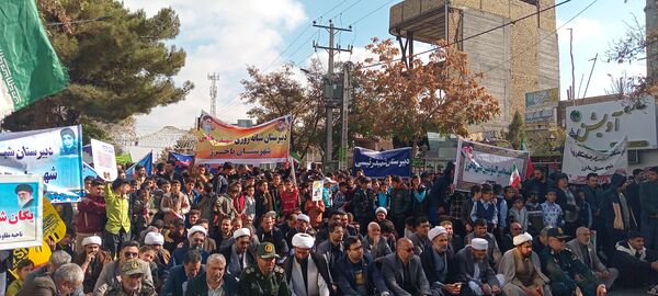 همبستگی نسل امروز با آرمان‌های انقلاب در راهپیمایی ۱۳ آبان باخرز