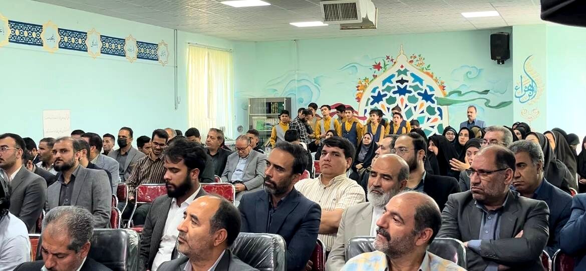 افتتاح پنل خورشیدی ۴۰ کیلوواتی در اداره آموزش و پرورش ناحیه ۷ مشهد