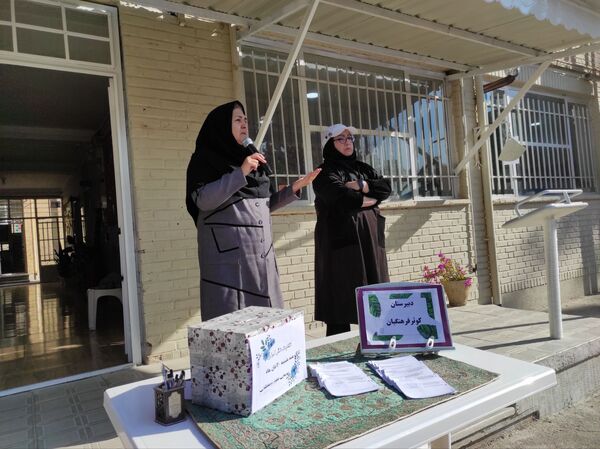 انتخابات شورای دانش آموزی در دبیرستان کوثر فرهنگیان 