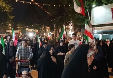  دانش آموزان پای کار انقلاب هستند