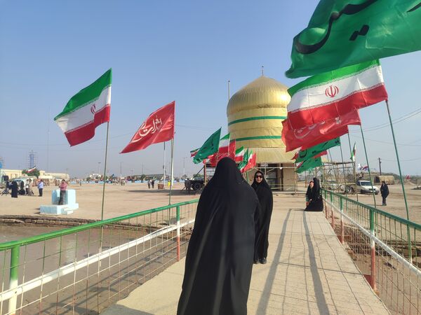 کاروان‌ دانش‌آموزی دختران در راهیان نور یادمان شهدای شلمچه