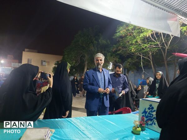 بازدید معاون تشکیلات سازمان دانش‌آموزی کشور از موکب «نوجوان مبارز» و «امام رضا (ع)»