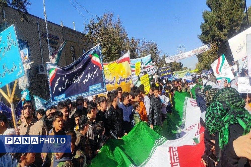 راهپیمایی یوم‌الله ۱۳ابان ماه در شهرستان نیشابور 