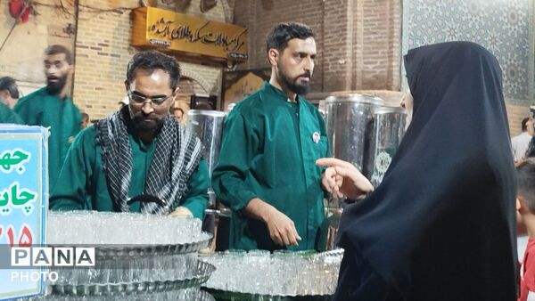 چایخانه فاطمه الزهرا در هشتاد و نهمین شب از اجتماعات مردمی 