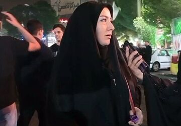 شب شهادت شهید بهشتی همزمان با تجمعات شبانه، در میدان ابن سینا 
