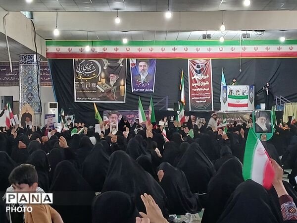 بیعت بانوان جیرفت‌زمین با رهبر انقلاب اسلامی