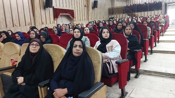جلسه سالانه انجمن اولیا و مربیان آموزش و پرورش ناحیه ۲ کرج و شهرستان فردیس