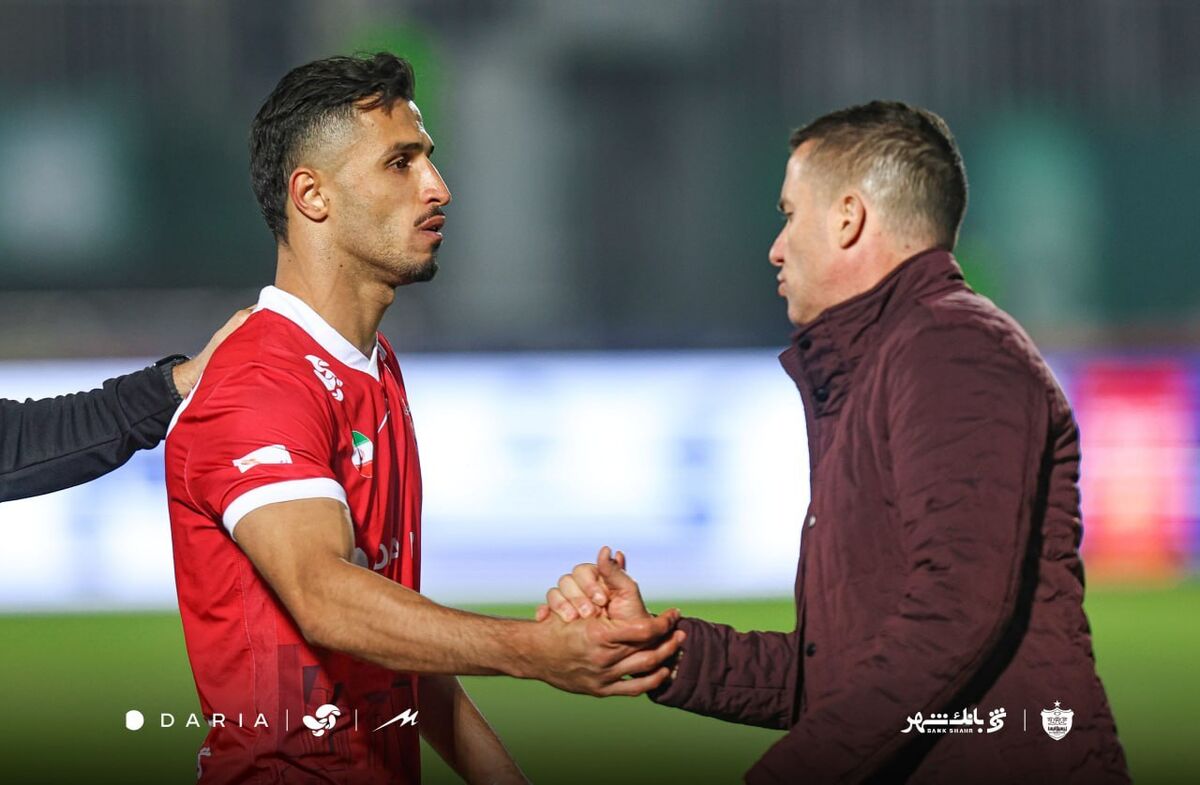 ورزشگاه دستگردی میزبان پرسپولیس - پیکان