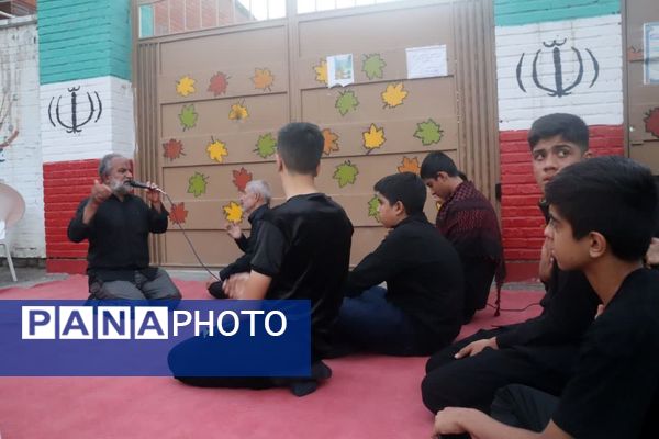 حضور پر رنگ نوجوانان در مراسم قرائت دعای زیارت عاشورا 
