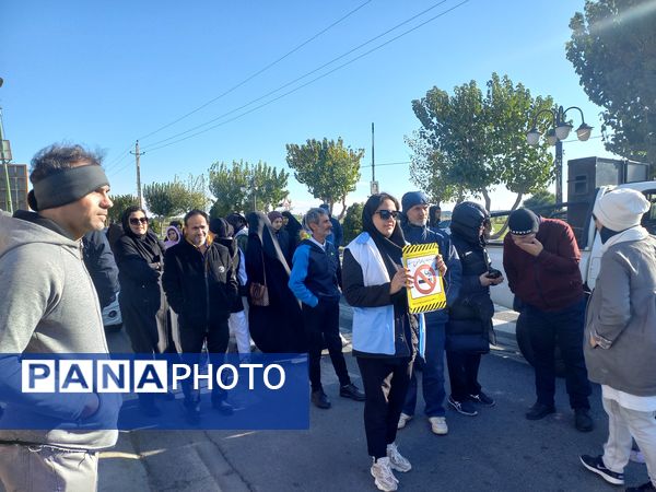 پیاده‌روی خانوادگی در اسلامشهر