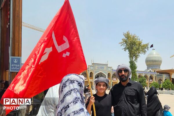 پیاده‌روی جاماندگان اربعین به سوی شاهچراغ (ع)
