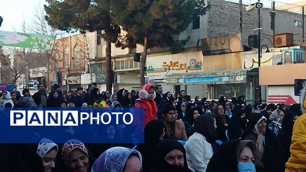 جشن میلاد حضرت مهدی ( عج) و اعیاد شعبانیه در خیابان امام خمینی نیشابور 