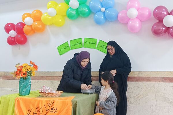 جشن میلاد حضرت زهرا (س) و سه شنبه های مهدوی در مدرسه شهید حسین اسماعیلی پردیس