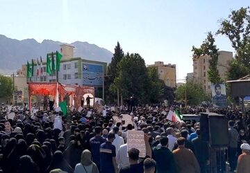 پیکر شهدا توسط مردمان داغ‌دار اما سر‌افراز خرم آباد