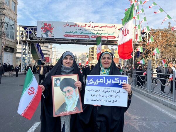 راهپیمایی محکومیت اغتشاشات و هتک حرمت به قرآن کریم و مساجد و تشییع شهدای امنیت در کرج