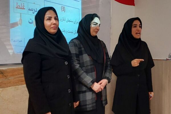  کارگاه تبیین و واکاوی ضروریات سفر یادگیری در دبیرستان‌ نمونه‌دولتی ولایت بهارستان‌دو