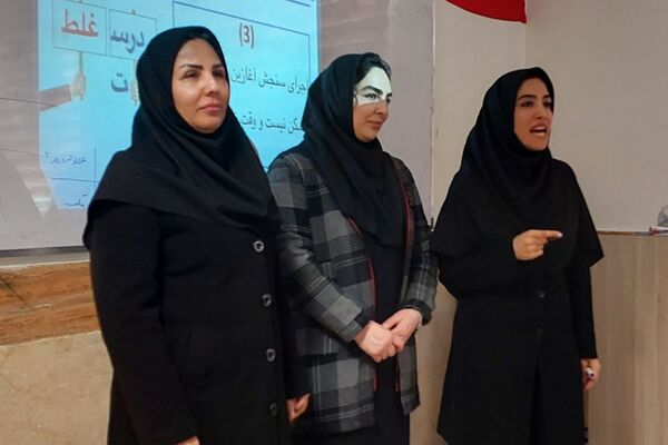  کارگاه تبیین و واکاوی ضروریات سفر یادگیری در دبیرستان‌ نمونه‌دولتی ولایت بهارستان‌دو